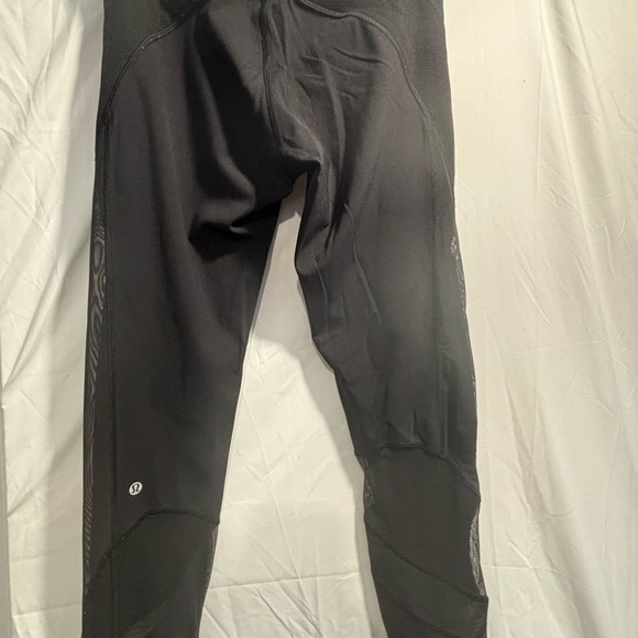 LULULEMON black and mesh leggings excellent condition 8 - Picture 3 of 8